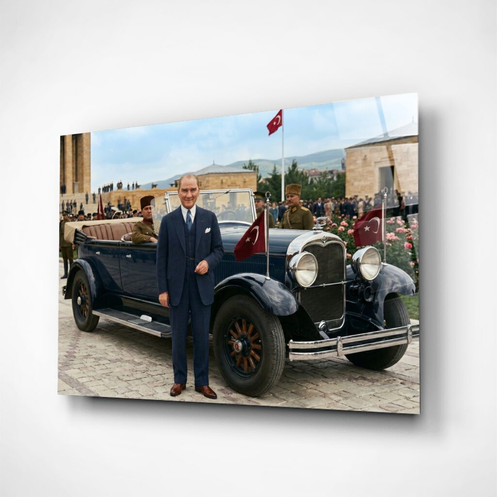 Atatürk Makam Aracında Cam Tablo – Çerçevesiz UV Baskı – Model 17