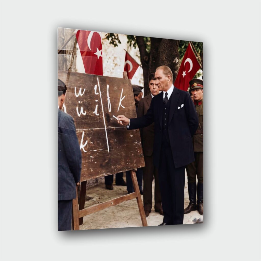 Alternative view of Atatürk Portre Cam Tablo – Çerçevesiz UV Baskı – Model 41