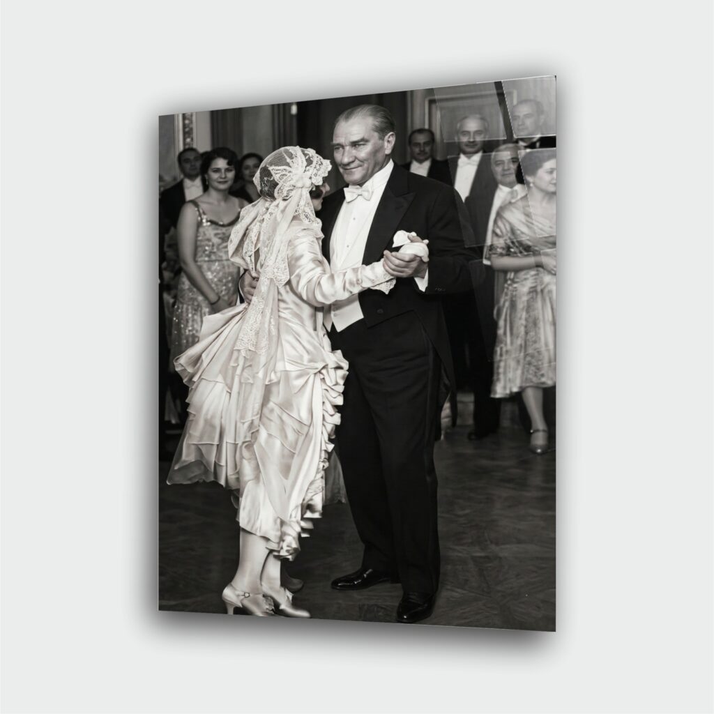 Atatürk Portre Cam Tablo – Çerçevesiz UV Baskı – Model 46